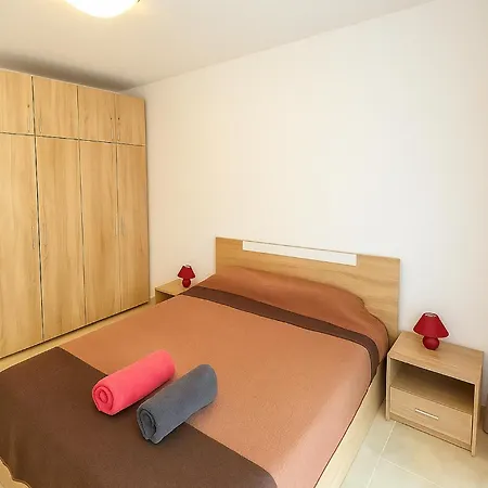 Family 2 Bdr Apart Pool View Near The Beach *